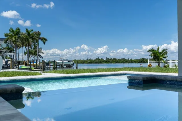 $4,995,000 | 2121 Bayou Grande Boulevard Northeast, St. Petersburg, FL 33703