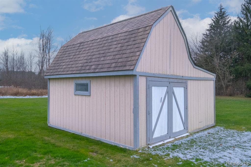 11046 Fenton Road Fenton, MI 48430 - Photo 22 of 24