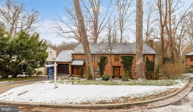 front view of house with a yard