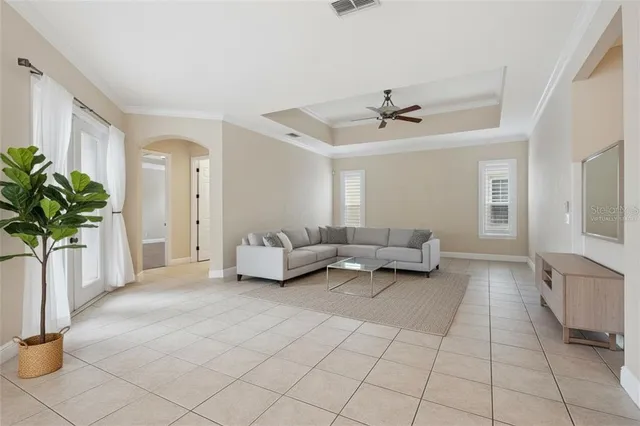 a view of back yard of the house