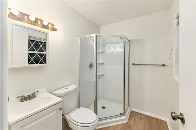 $194,900 | 818 North Wigwam Trail, Independence, MO 64056