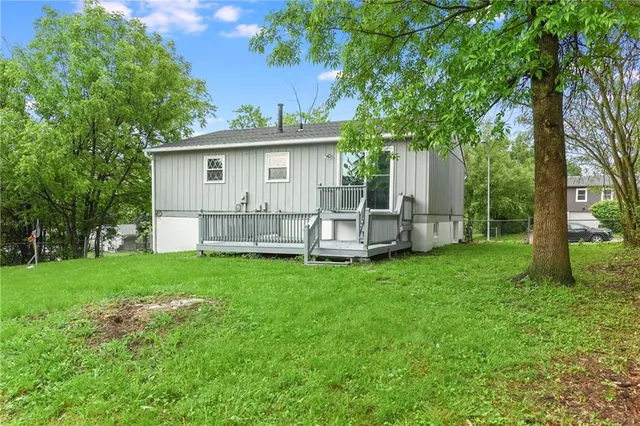 $194,900 | 818 North Wigwam Trail, Independence, MO 64056