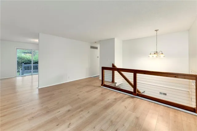 $194,900 | 818 North Wigwam Trail, Independence, MO 64056