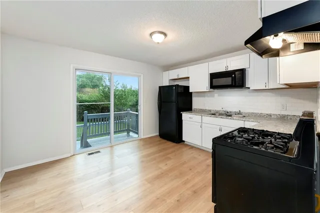 $194,900 | 818 North Wigwam Trail, Independence, MO 64056