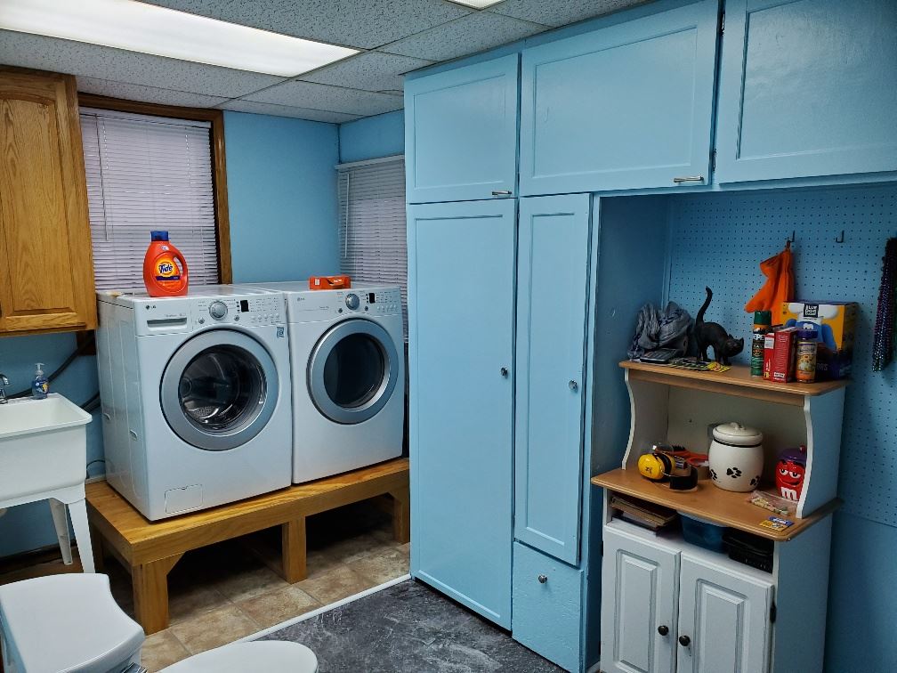 1152 Alton Road Flint, MI 48507 - Photo 14 of 52 First floor laundry