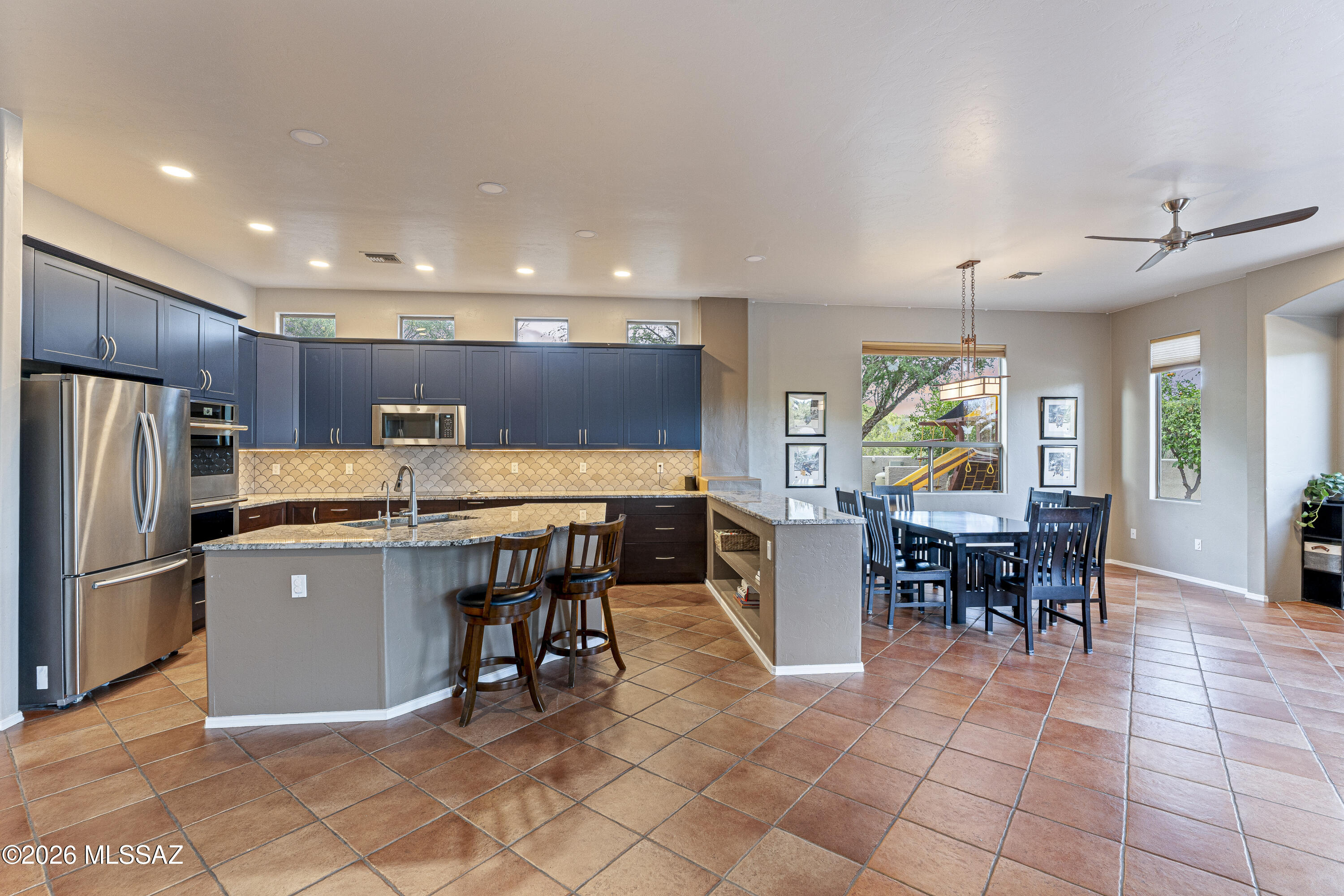 11770 North Copper Ridge Place Tucson, AZ 85737 - Photo 11 of 45 Updated kitchen