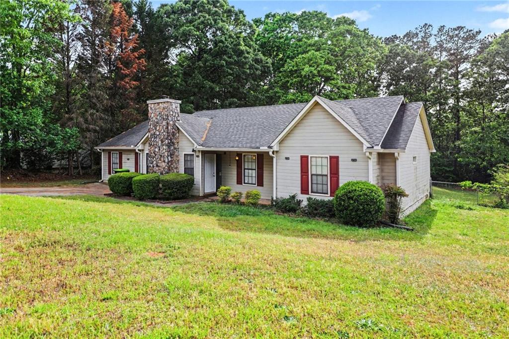 11553 Matthews Trail Hampton, GA 30228 - Photo 2 of 27
