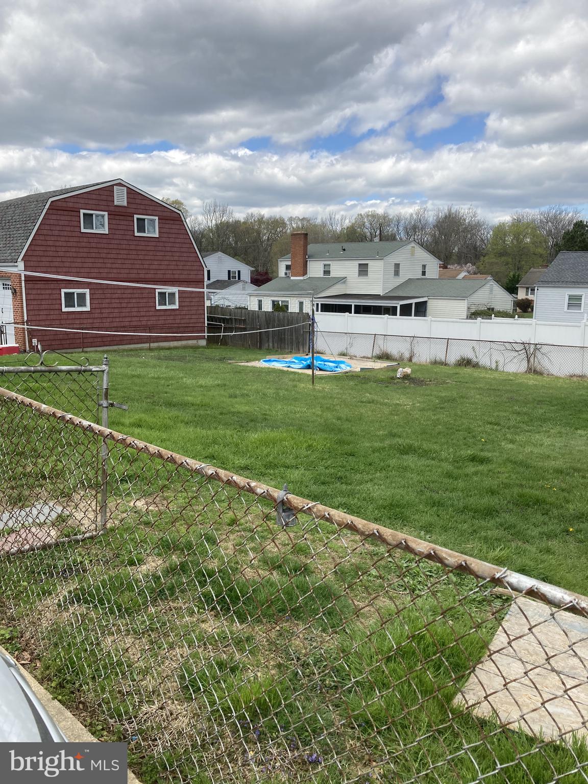22 Old Manor Road Newark, DE 19711 - Photo 6 of 6 Huge fenced yard