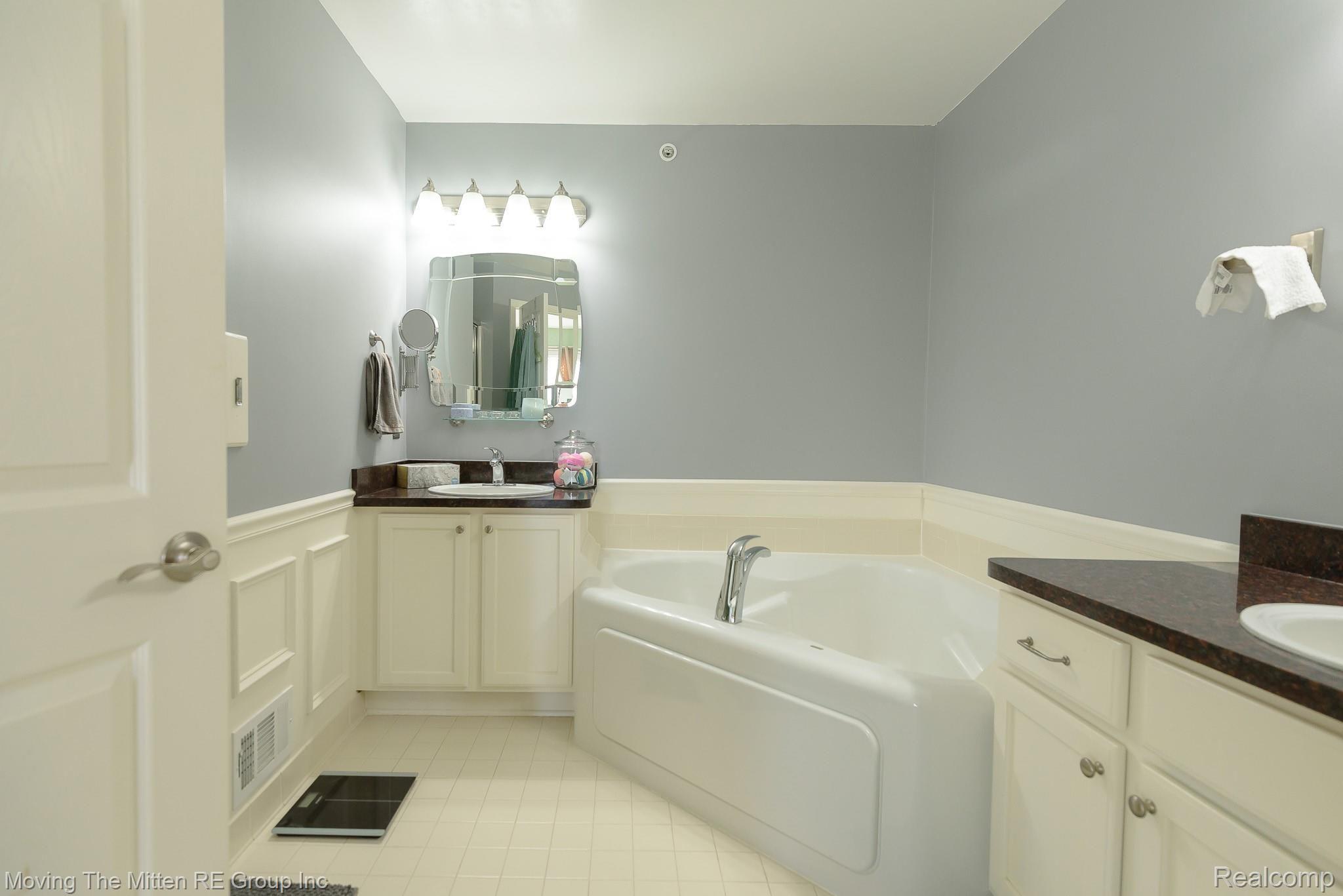 50139 Harding Street Canton, MI 48188 - Photo 22 of 40 MTM_50139_harding-5.jpg