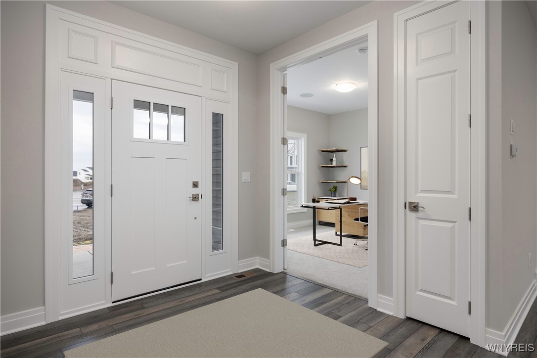 4 Fieldstream Lane Lancaster, NY 14086 - Photo 2 of 9