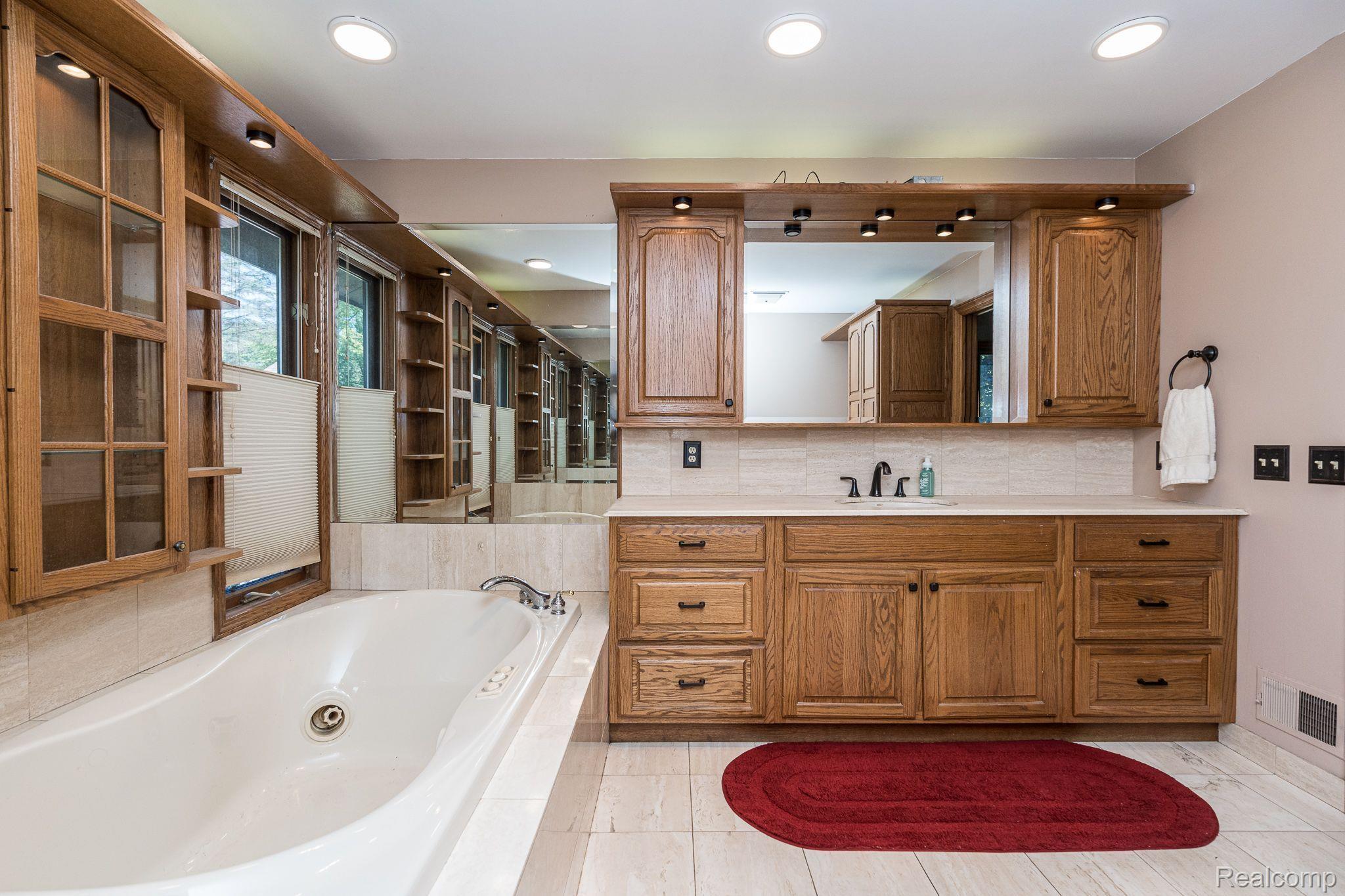 3965 Collins Road Oakland, MI 48363 - Photo 19 of 63 Gallery Image 19