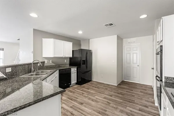 $2,600 | 10634 Ostend Avenue, Las Vegas, NV 89166