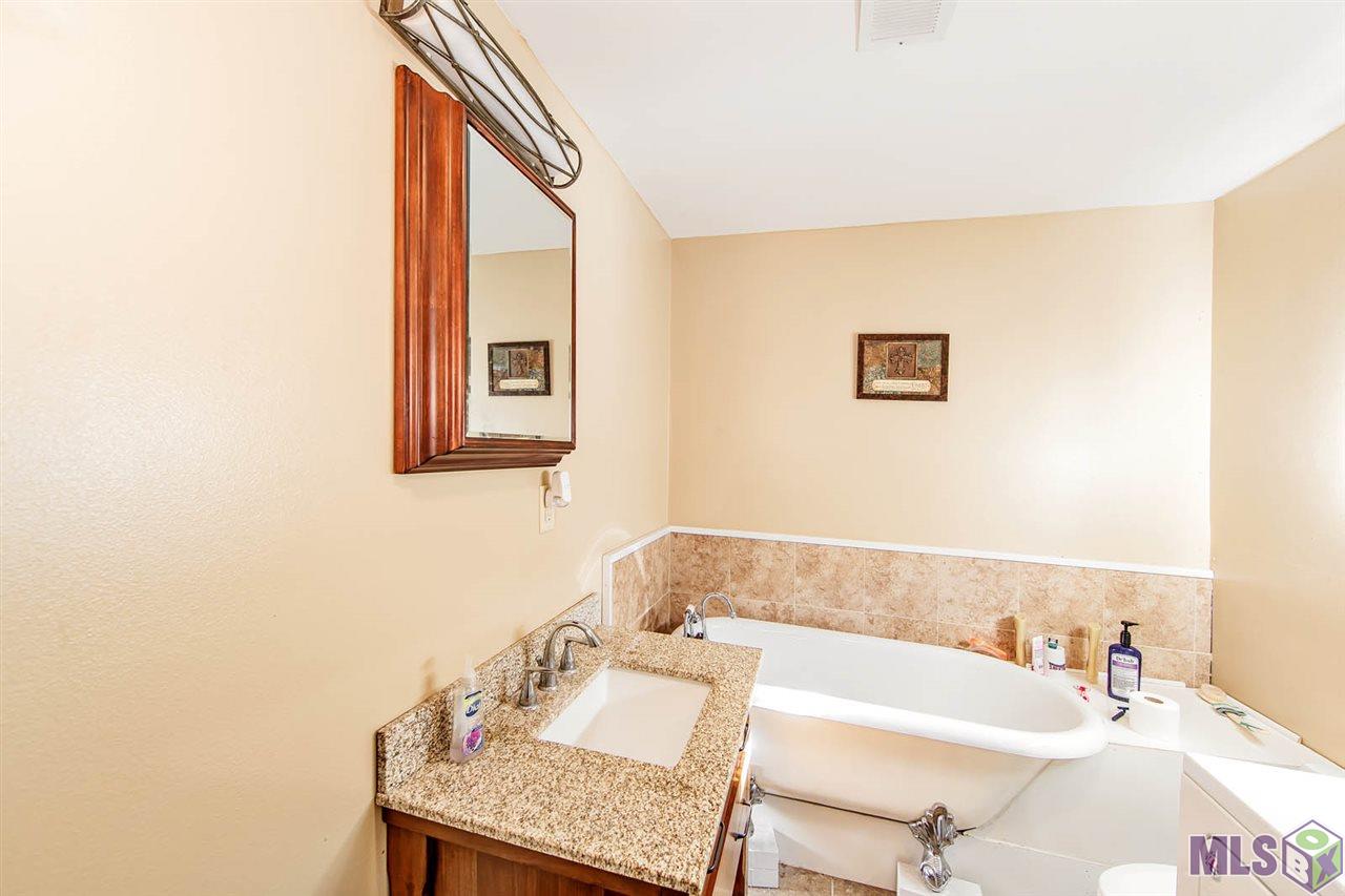 108 Gibson Street, Unit 1 & 2 Raceland, LA 70394 - Photo 8 of 12 unit 1