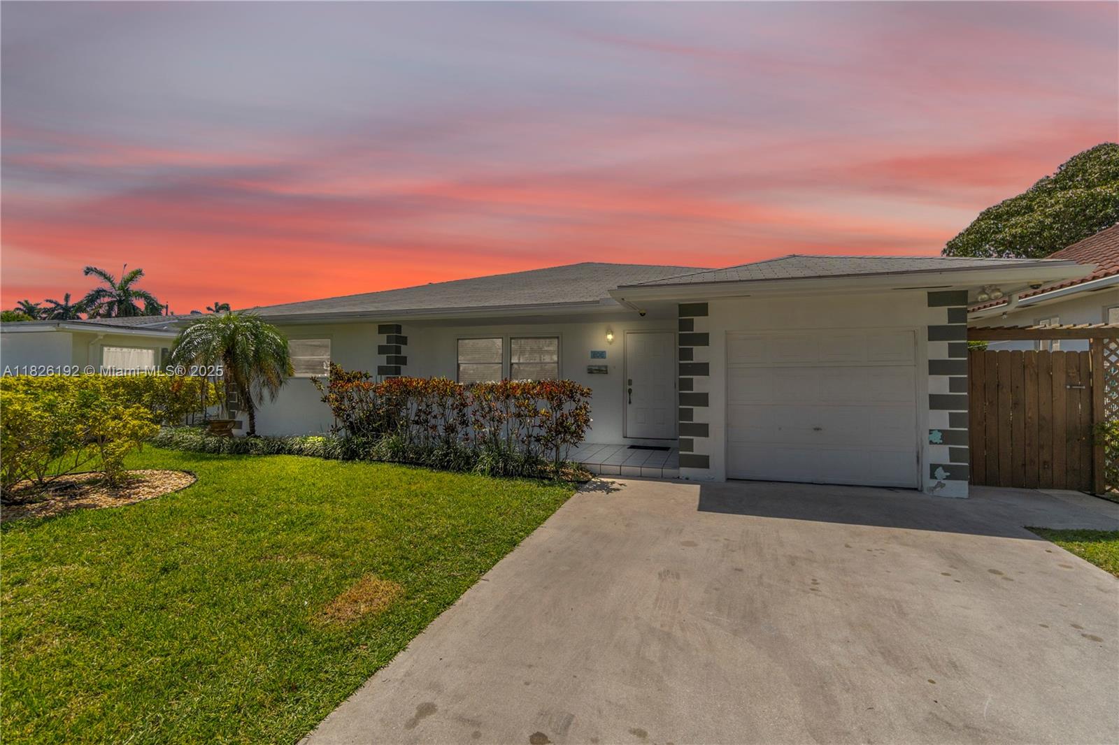 806 Northeast 4th St  