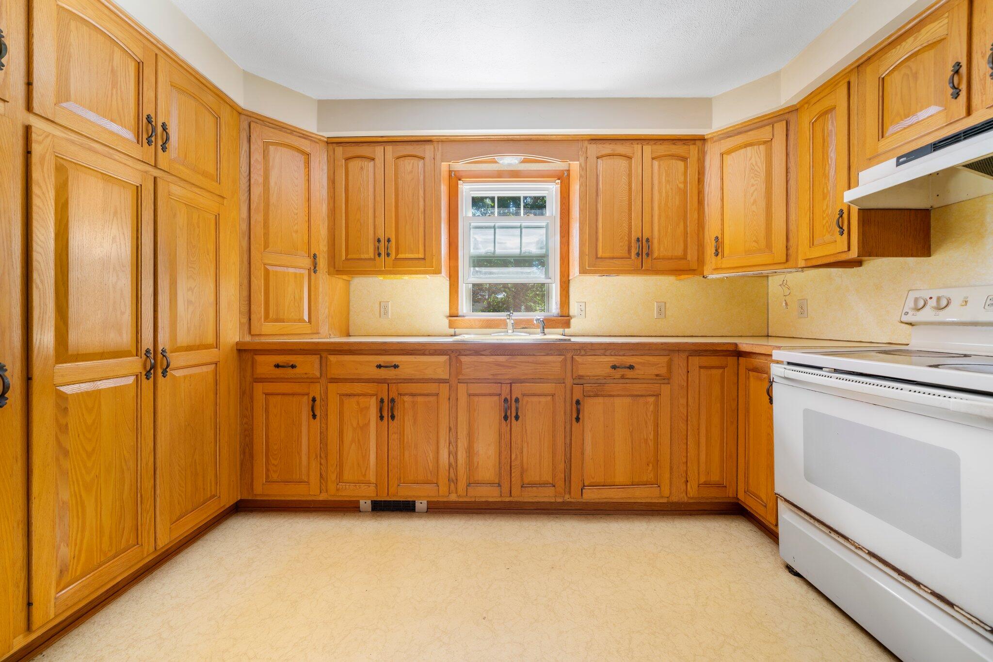 10 Prince Path Sandwich, MA 02563 - Photo 3 of 23 14-web-or-mls-DSC07301
