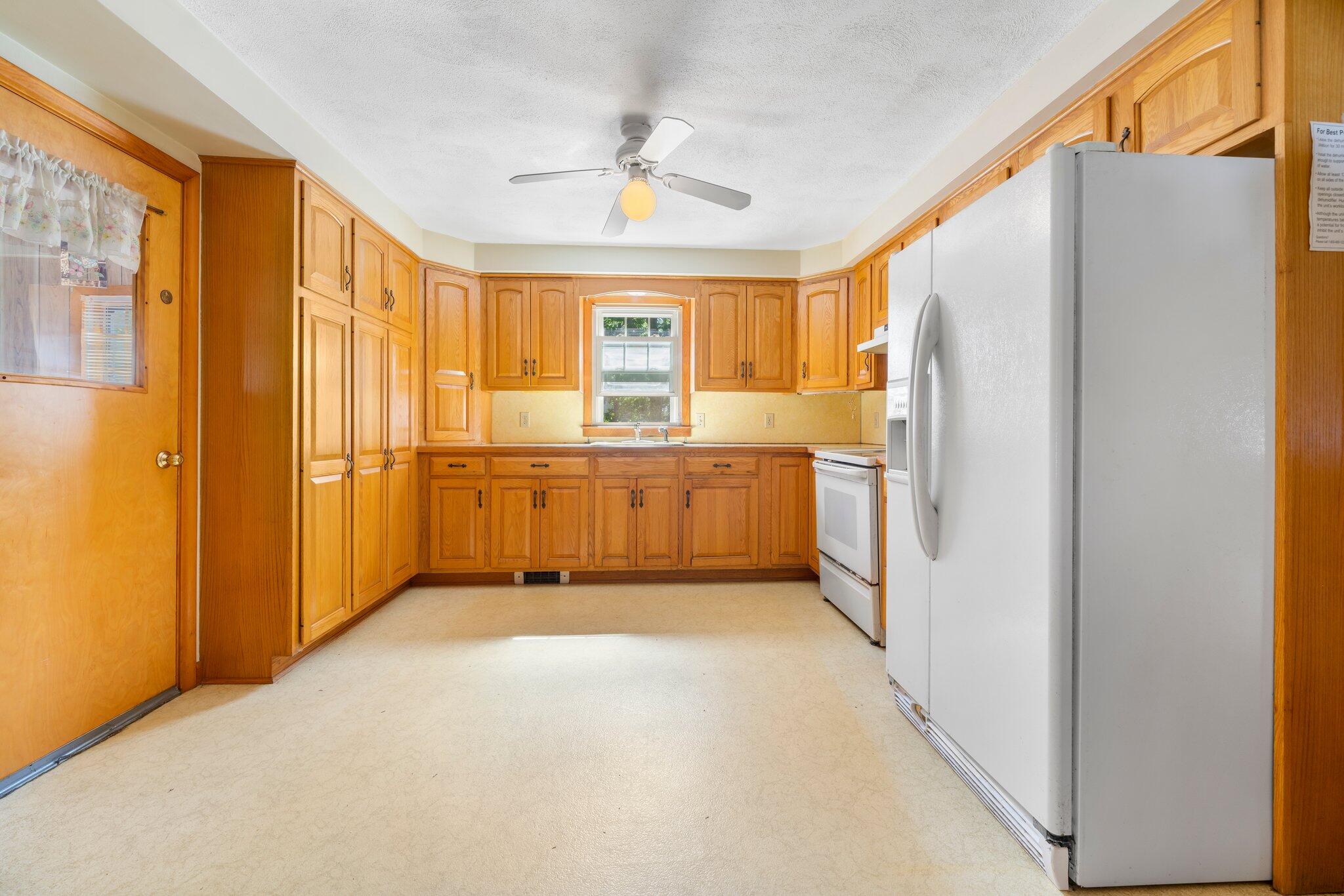 10 Prince Path Sandwich, MA 02563 - Photo 4 of 23 15-web-or-mls-DSC07304
