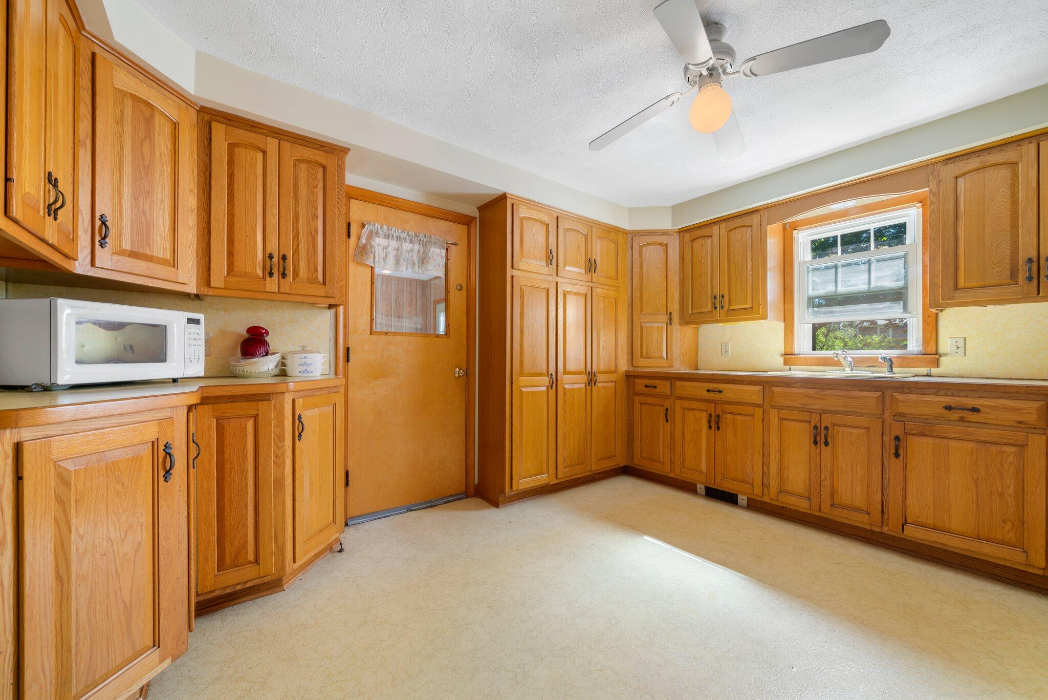 10 Prince Path Sandwich, MA 02563 - Photo 5 of 23 16-web-or-mls-DSC07307