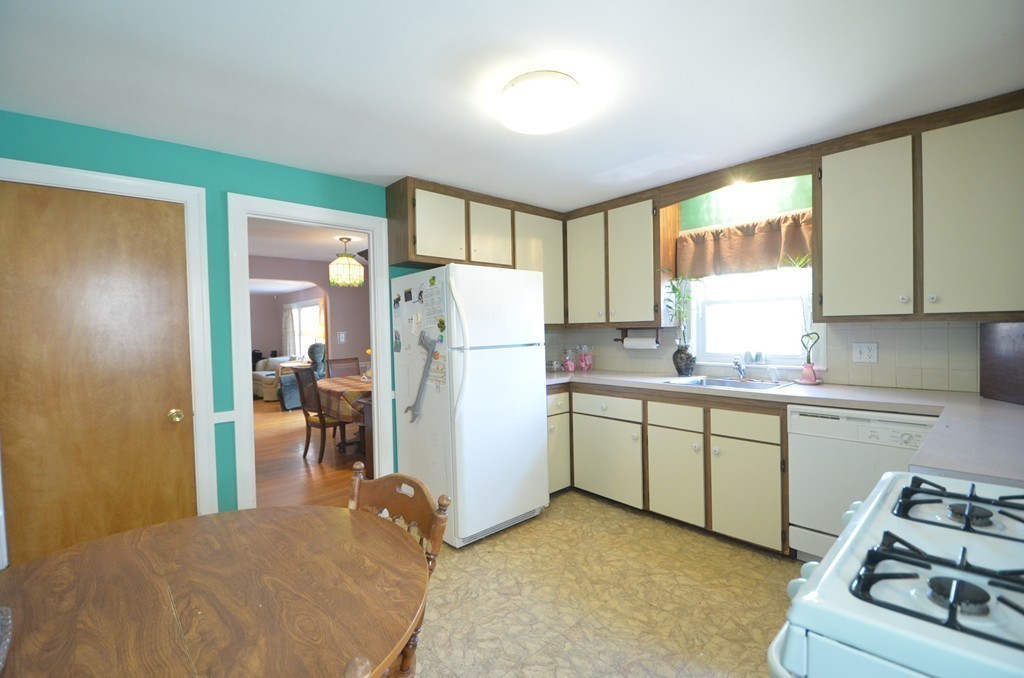 34 Partridge Street Watertown, MA 02472 - Photo 13 of 27