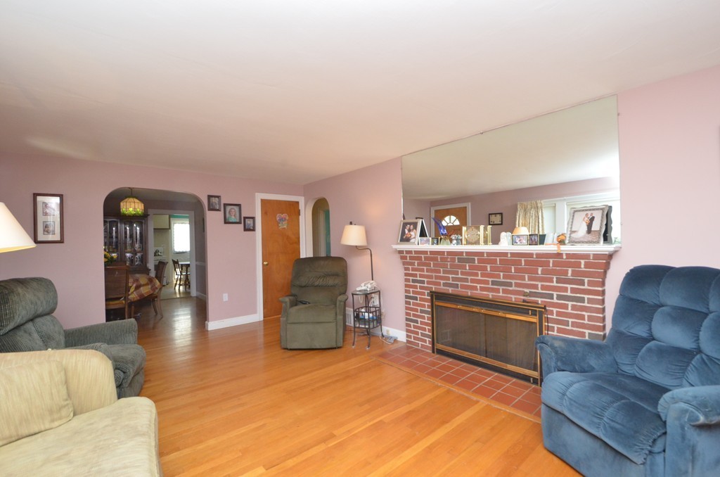 34 Partridge Street Watertown, MA 02472 - Photo 5 of 27