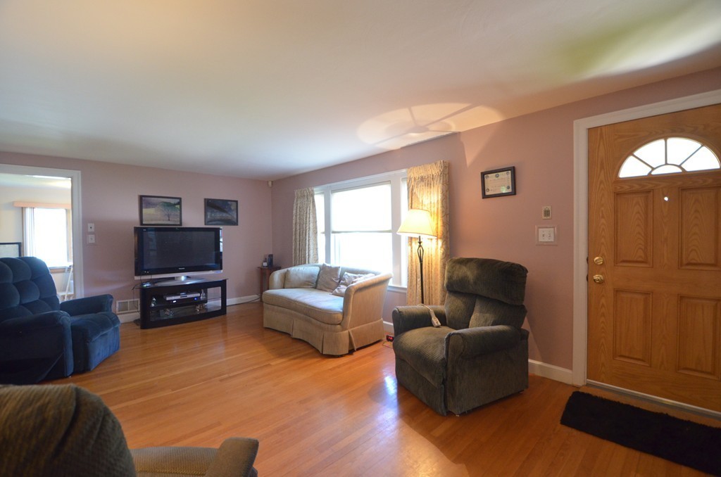 34 Partridge Street Watertown, MA 02472 - Photo 6 of 27