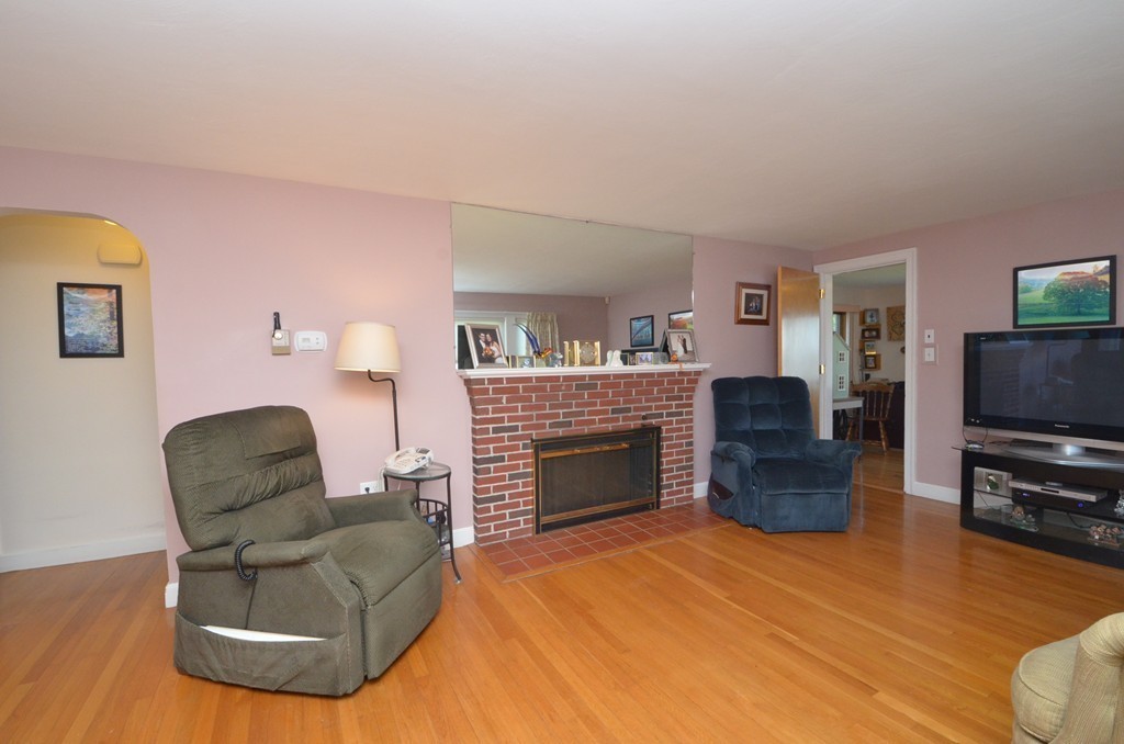 34 Partridge Street Watertown, MA 02472 - Photo 7 of 27