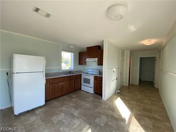 $895 | 8086 Heck Drive, Unit 17, North Fort Myers, FL 33917