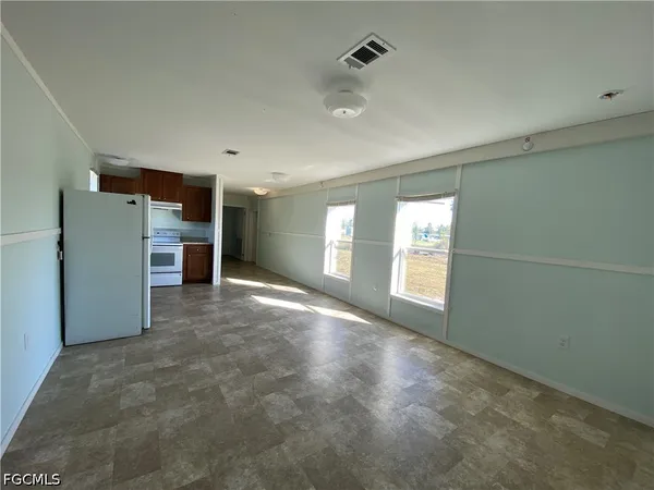 $895 | 8086 Heck Drive, Unit 17, North Fort Myers, FL 33917