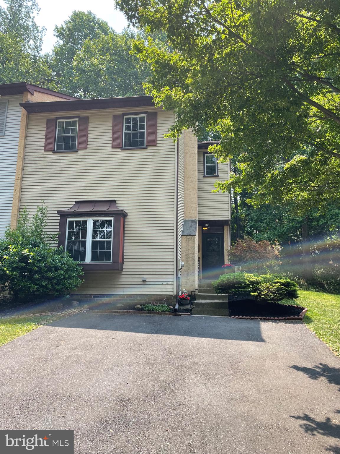 608 Valley Stream Circle Feasterville-Trevose, PA 19053 - Photo 3 of 53