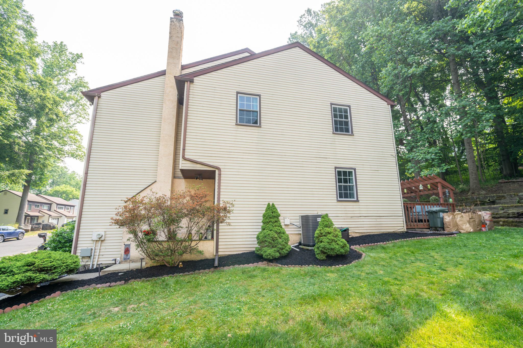 608 Valley Stream Circle Feasterville-Trevose, PA 19053 - Photo 5 of 53