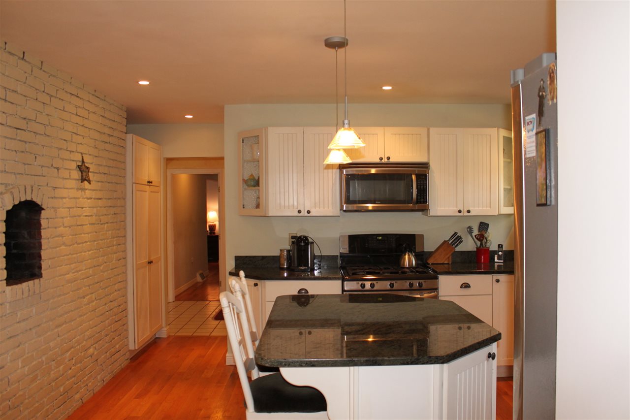 17 Jefferson Road Bedford, NH 03110 - Photo 4 of 40