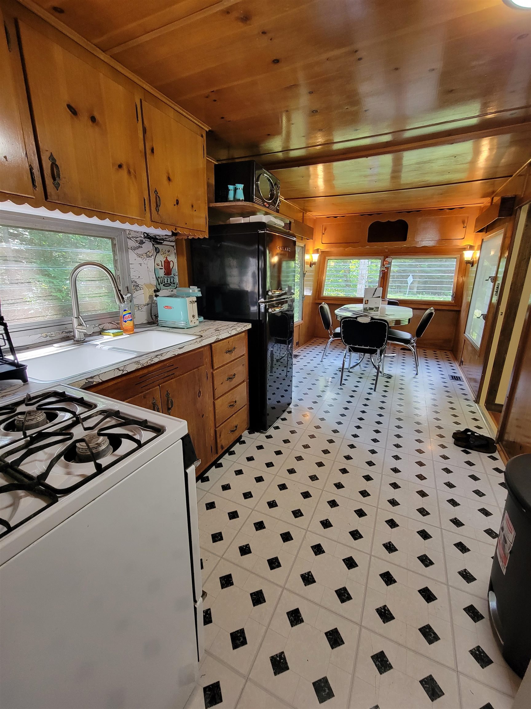 613 Lennon Road Carroll, NH 03598 - Photo 11 of 22 Gallery Image 11