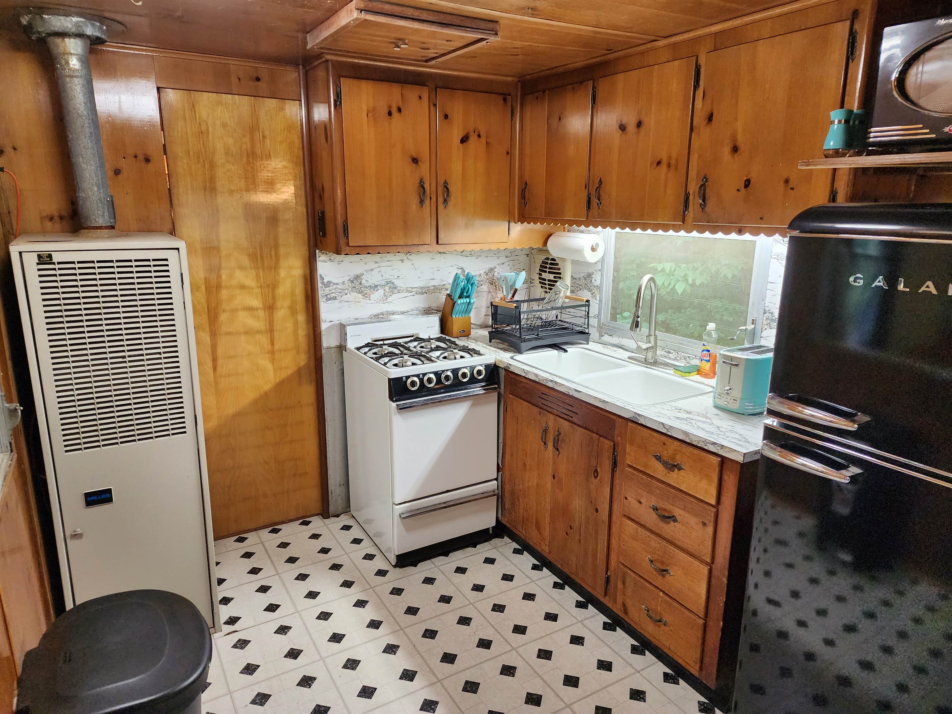 613 Lennon Road Carroll, NH 03598 - Photo 17 of 22 Gallery Image 17