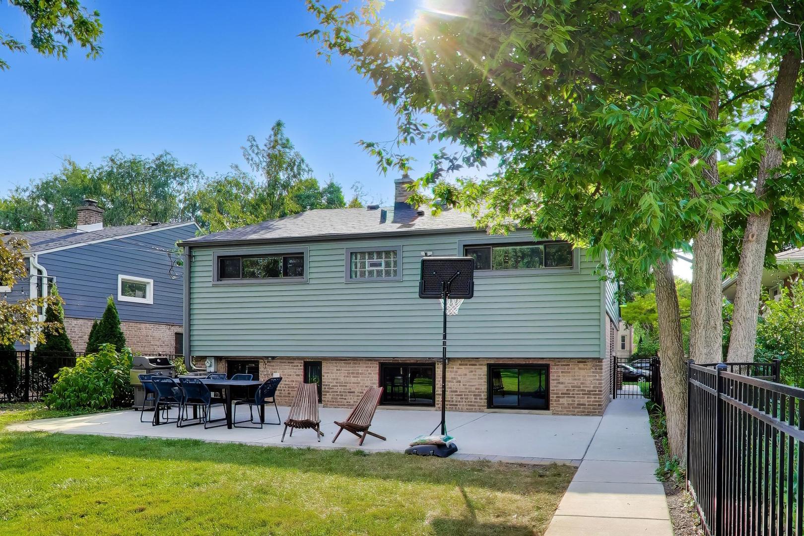 8835 Forestview Road Evanston, IL 60203 - Photo 37 of 44 Gallery Image 37