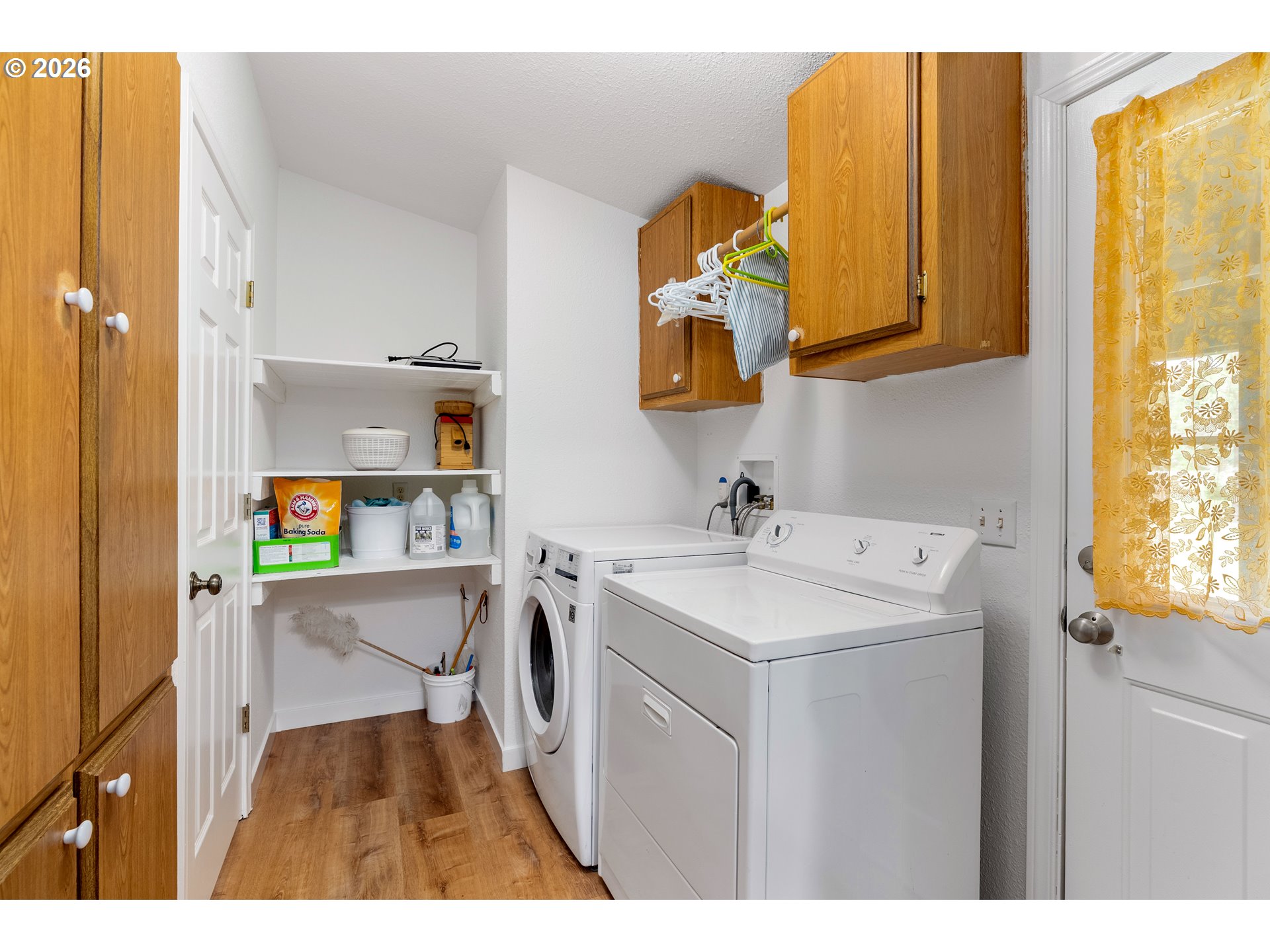 451 Cannavinna Road Carson, WA 98610 - Photo 22 of 33 a kitchen with a sink and a stove top oven