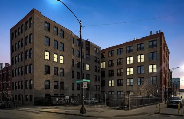 $2,500 | 525 North Halsted Street, Unit 500, Chicago, IL 60642