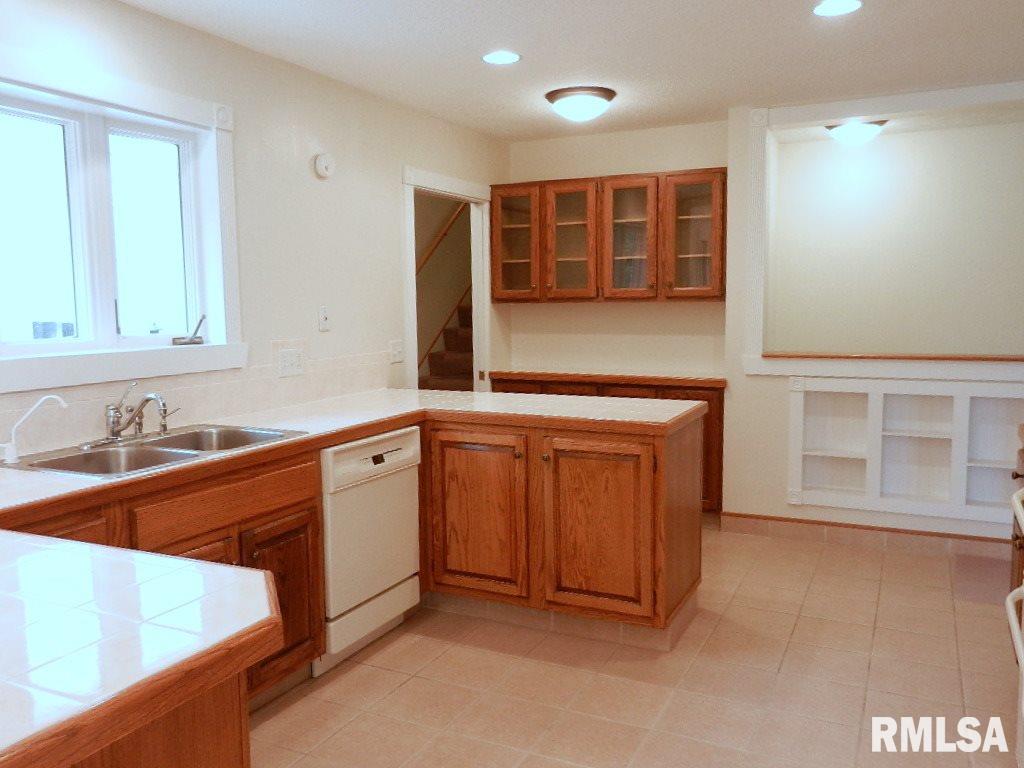 9227 63rd Street West Taylor Ridge, IL 61284 - Photo 6 of 24 Gallery Image 6