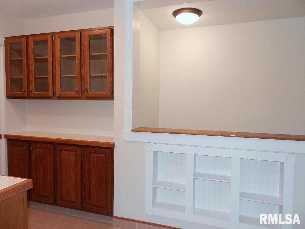 9227 63rd Street West Taylor Ridge, IL 61284 - Photo 8 of 24 Gallery Image 8
