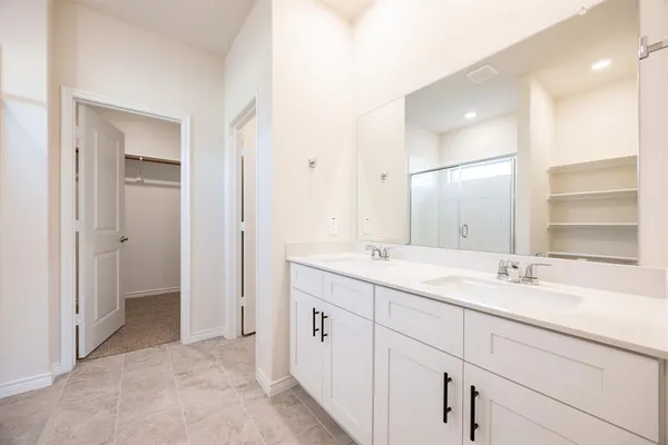 $2,400 | 940 Apeldoorn Trail, Little Elm, TX 75068