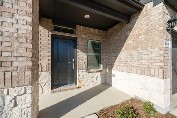 $2,400 | 940 Apeldoorn Trail, Little Elm, TX 75068