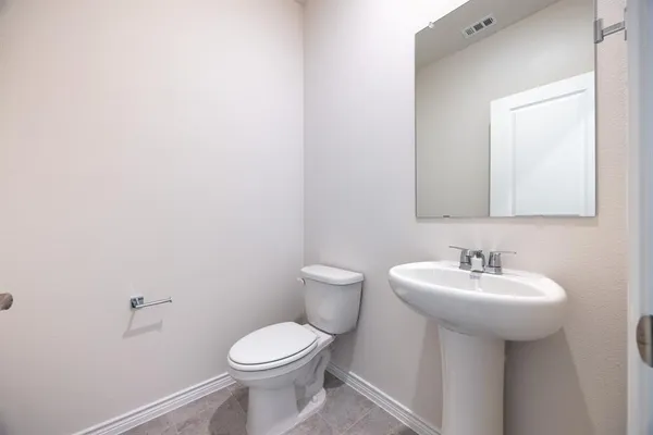 $2,400 | 940 Apeldoorn Trail, Little Elm, TX 75068
