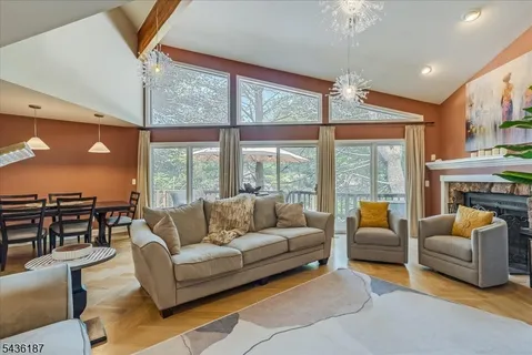 $785,000 | 35 Indian Run, Watchung, NJ 07069