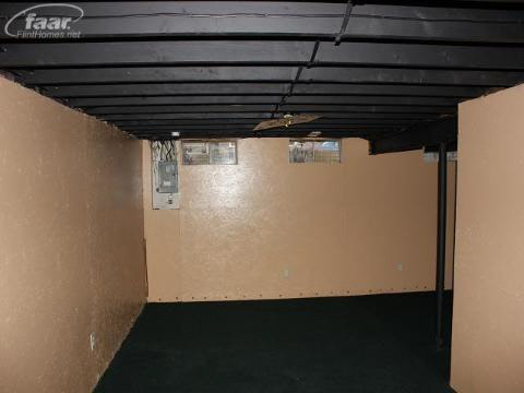 20353862-3.JPG