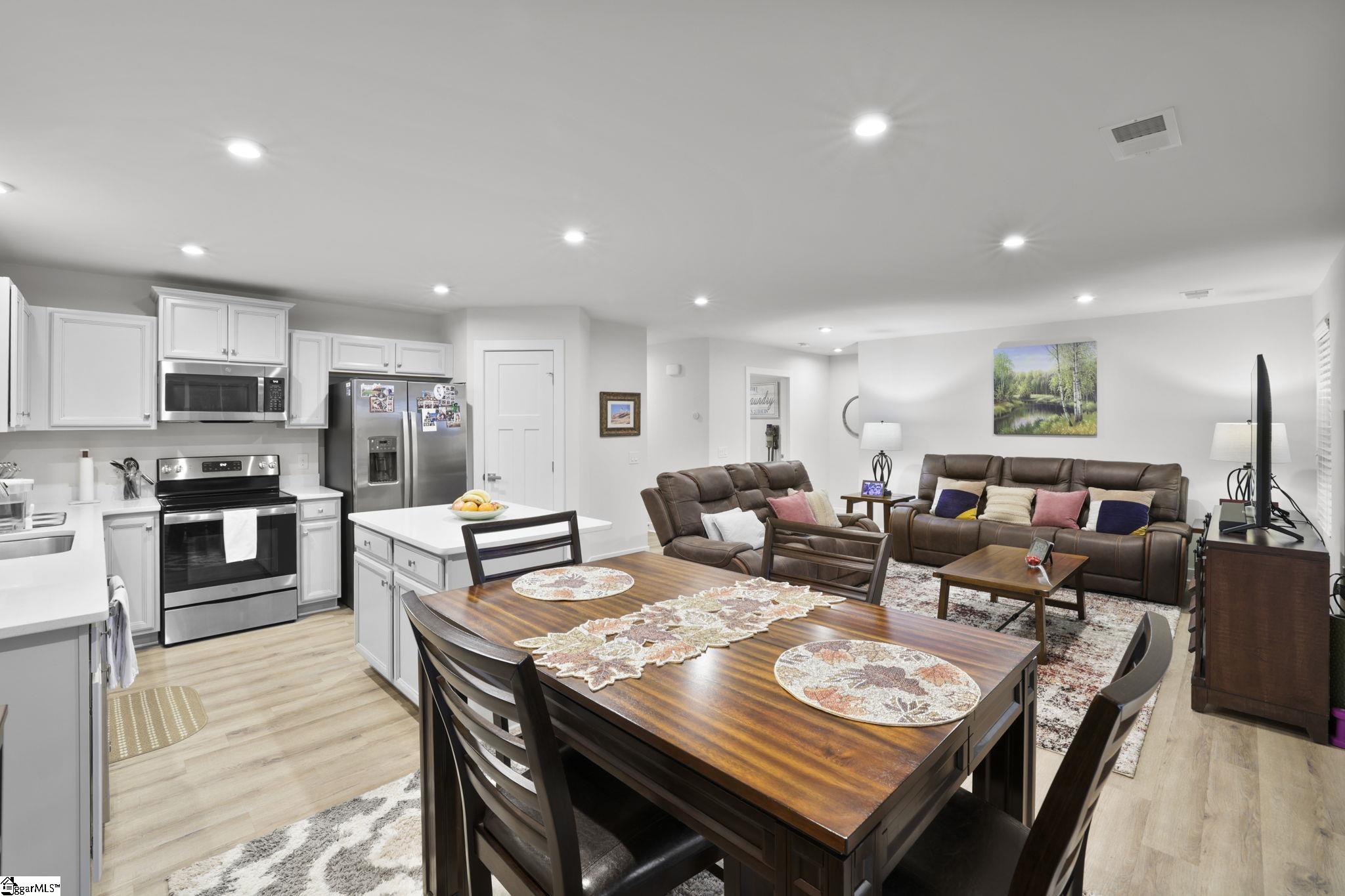 210 Bending Branch Road Greenville, SC 29605 - Photo 24 of 41