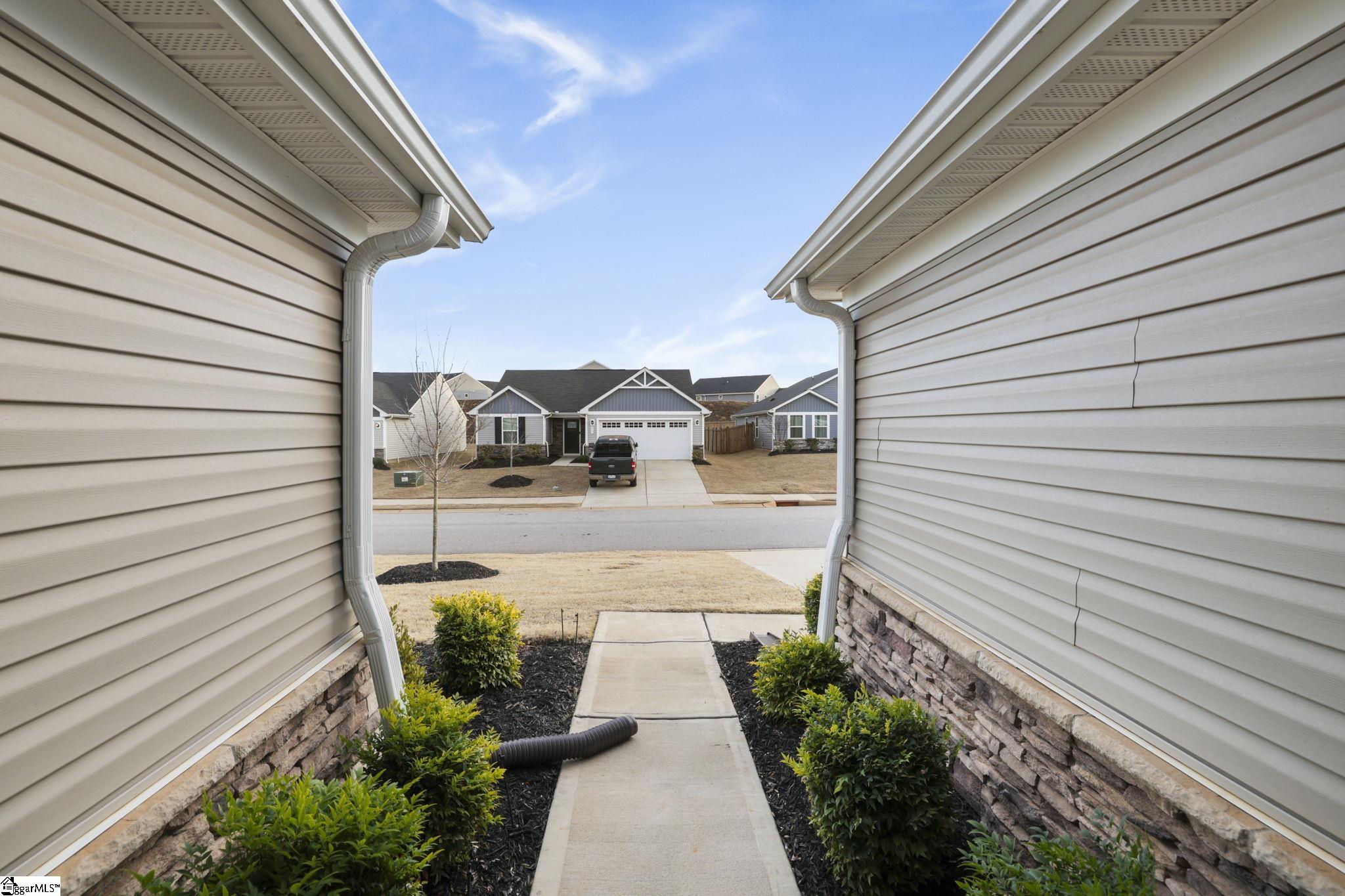 210 Bending Branch Road Greenville, SC 29605 - Photo 4 of 41