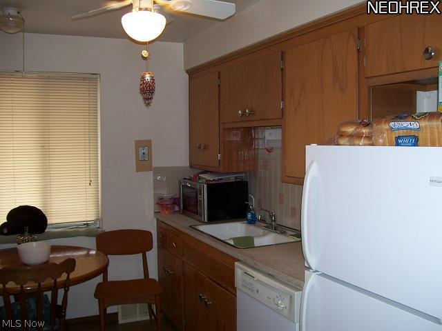 3440 Warren Road Cleveland, OH 44111 - Photo 4 of 13 Gallery Image 4