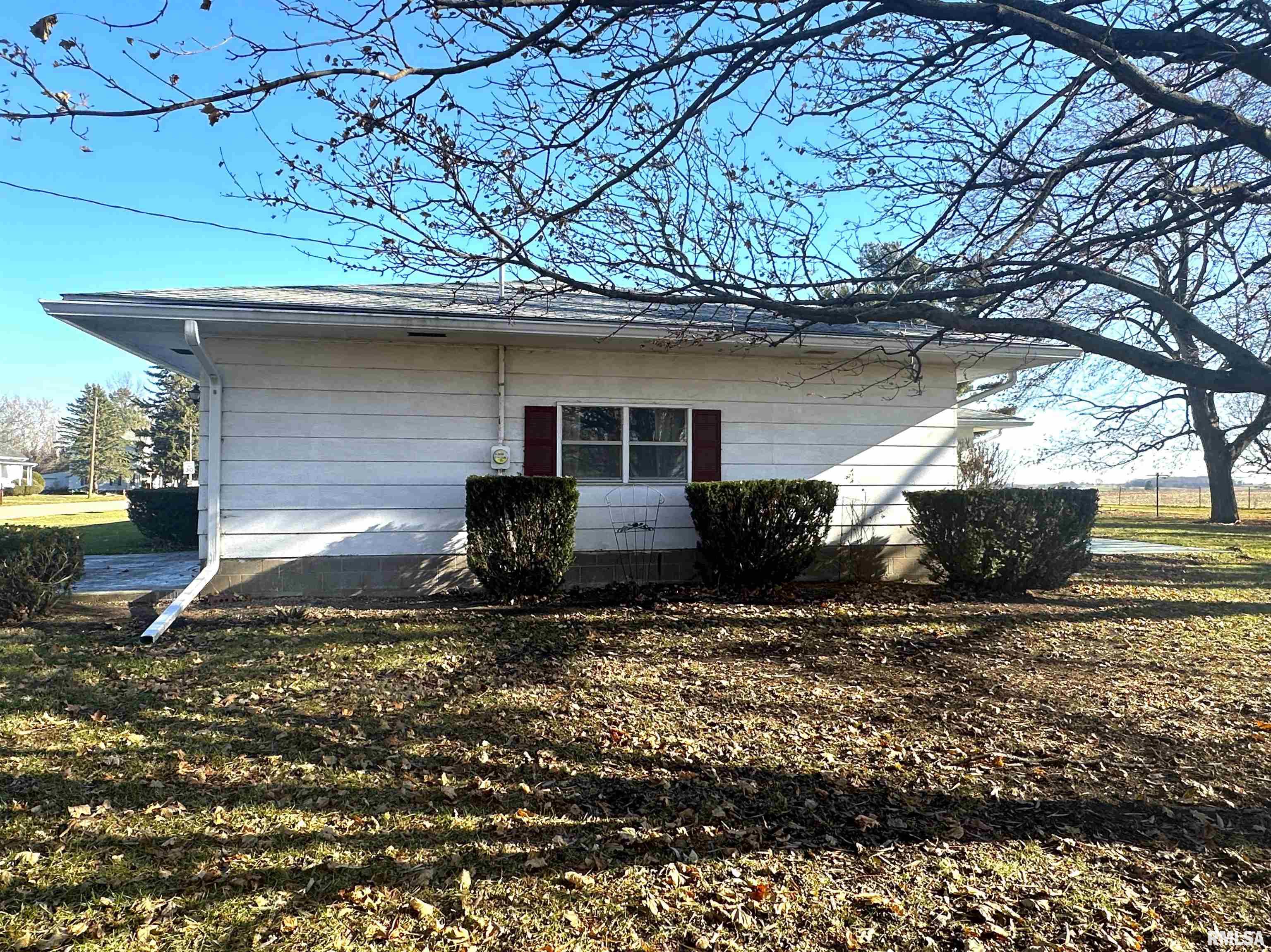 303 West Spring Grove Avenue Alexis, IL 61412 - Photo 3 of 45 Gallery Image 3