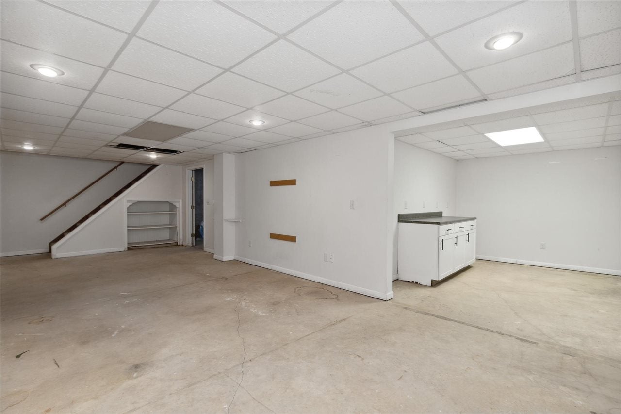 5735 Harrys Road Southeast Riverside, IA 52327 - Photo 33 of 47 Gallery Image 33