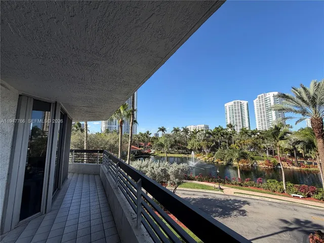 $3,400 | 19101 Northeast 36th Court, Unit 406, Aventura, FL 33180