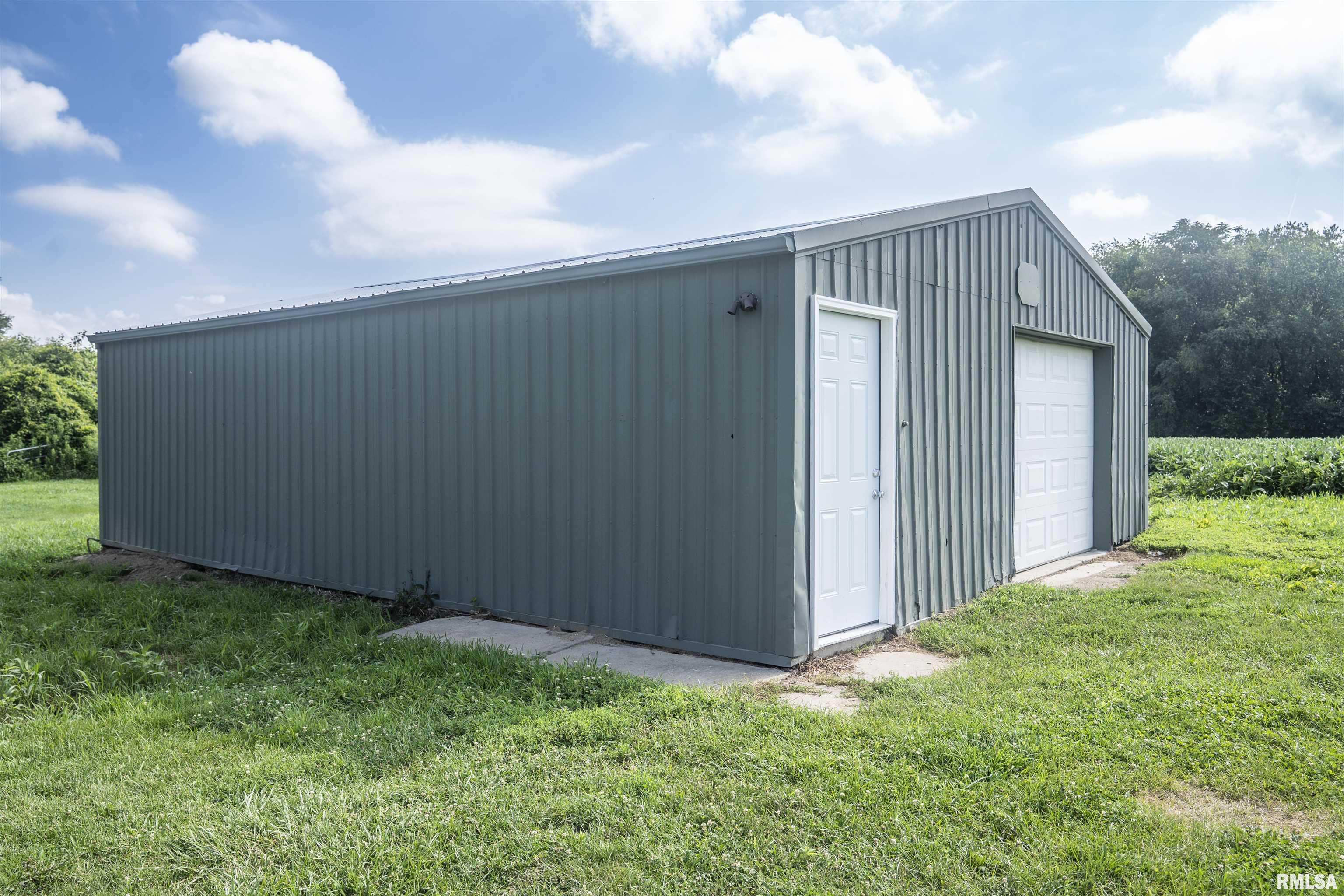 9034 South Powell Road Mapleton, IL 61547 - Photo 4 of 32