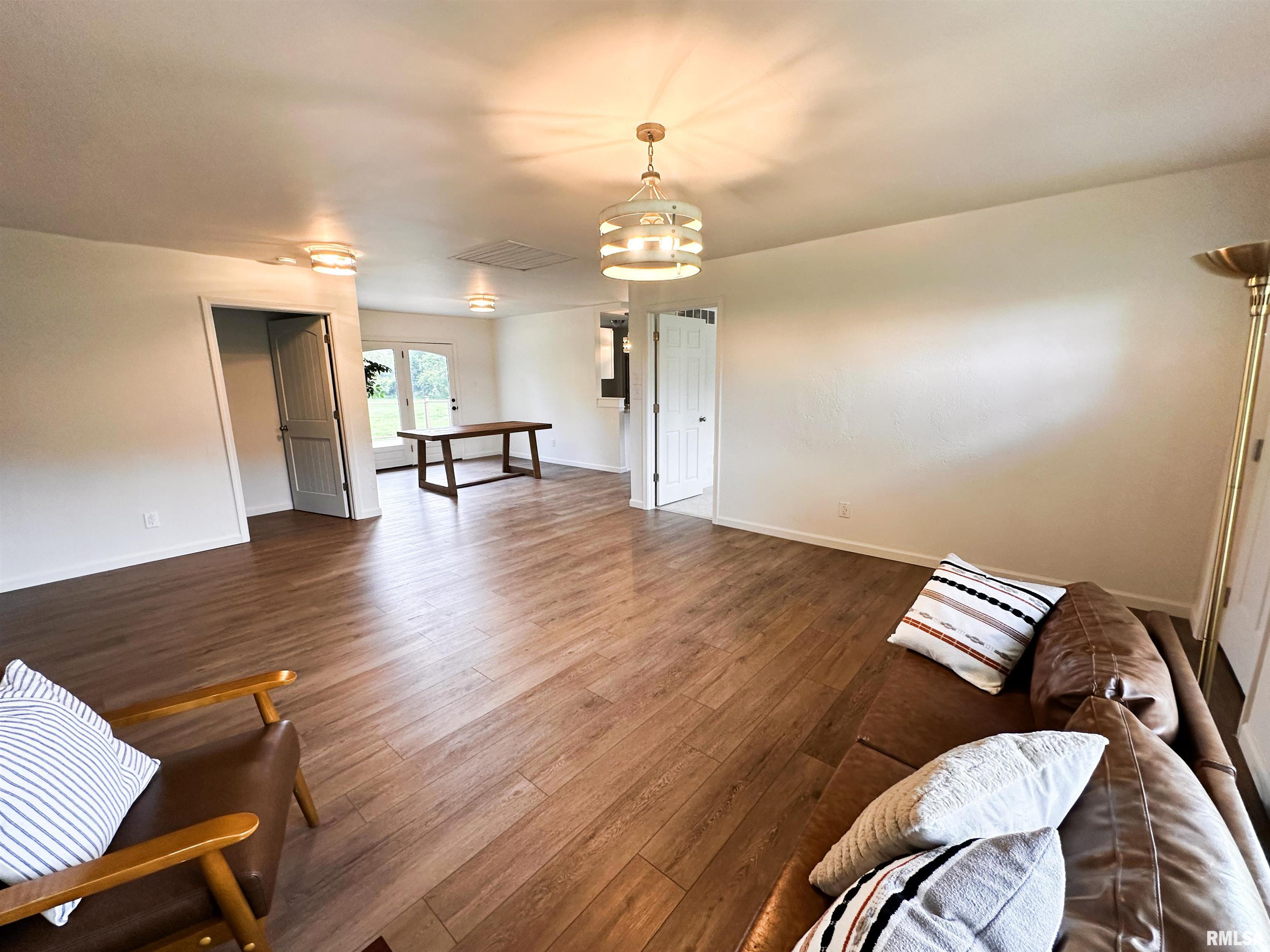 9034 South Powell Road Mapleton, IL 61547 - Photo 8 of 32
